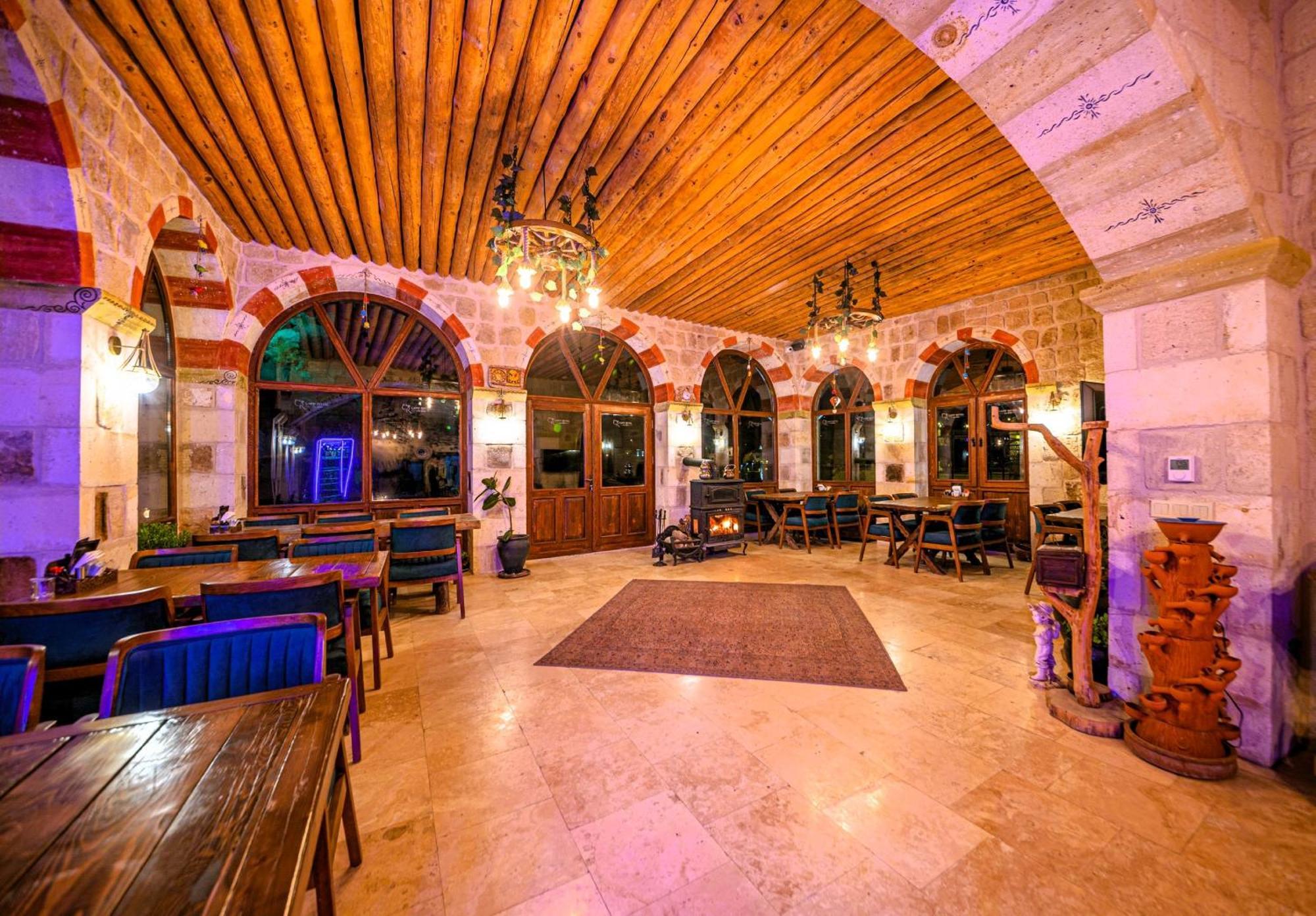 Capp Royal Cave Hotel Ürgüp Bagian luar foto