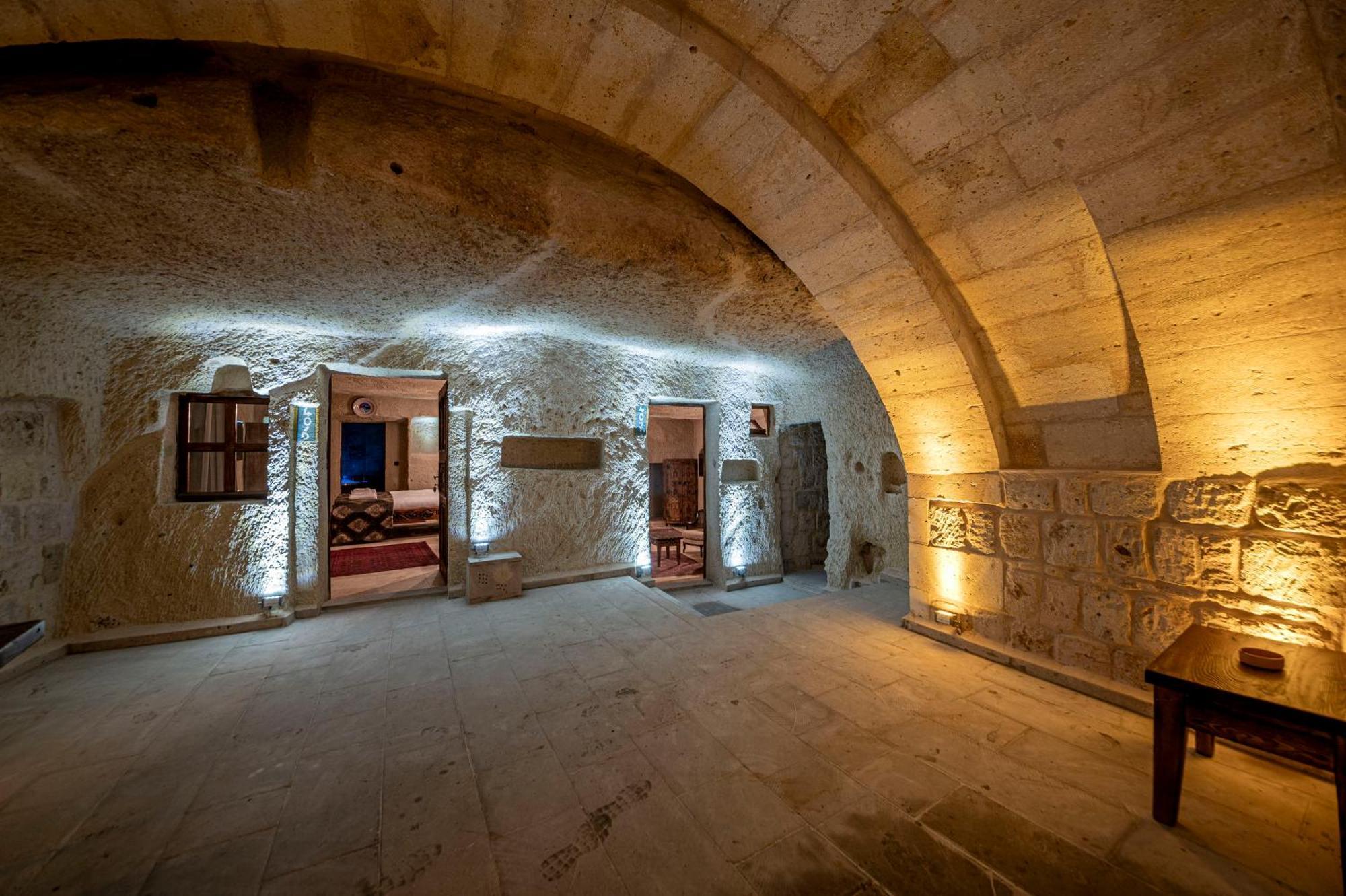 Capp Royal Cave Hotel Ürgüp Bagian luar foto