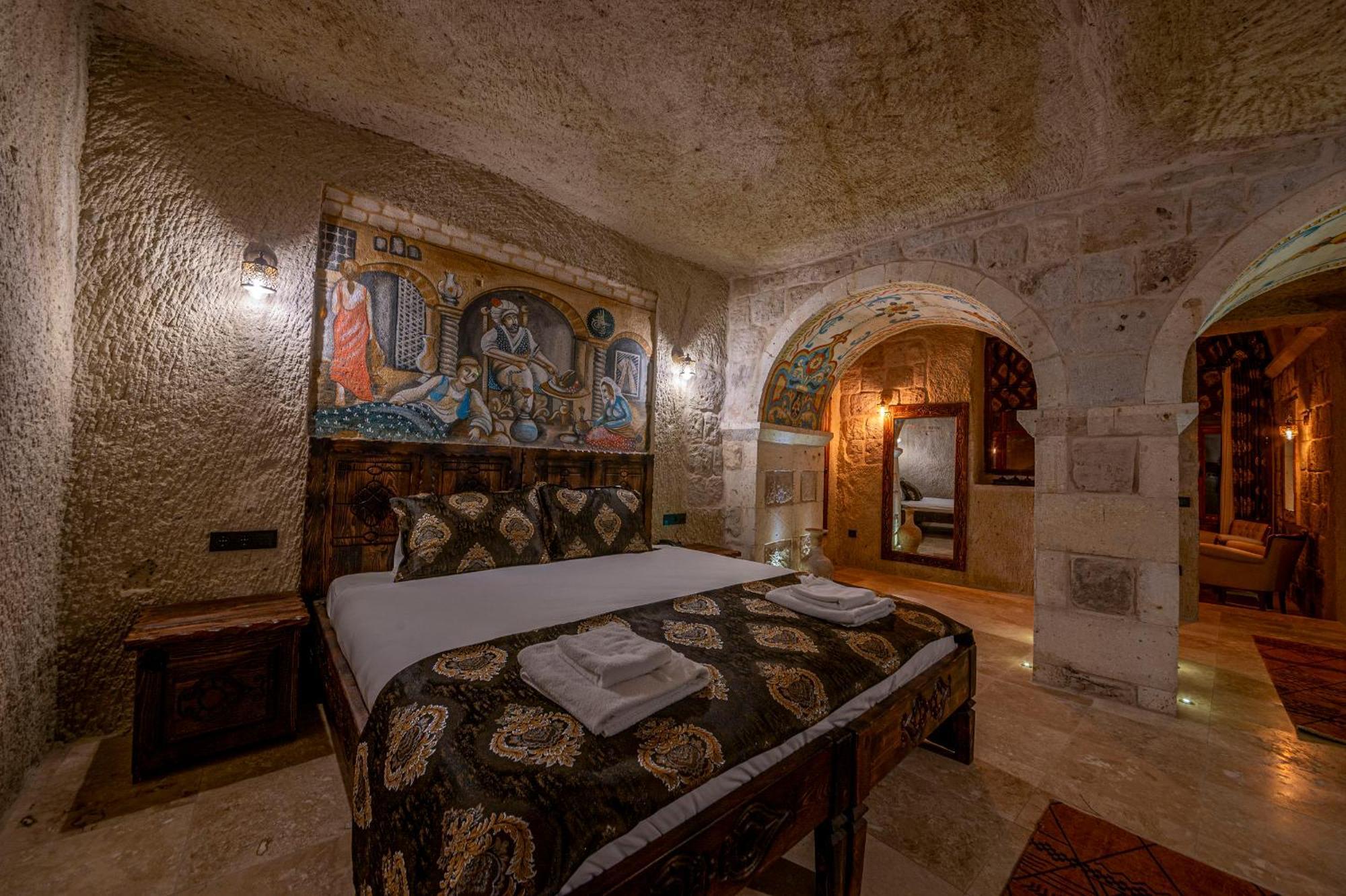 Capp Royal Cave Hotel Ürgüp Bagian luar foto
